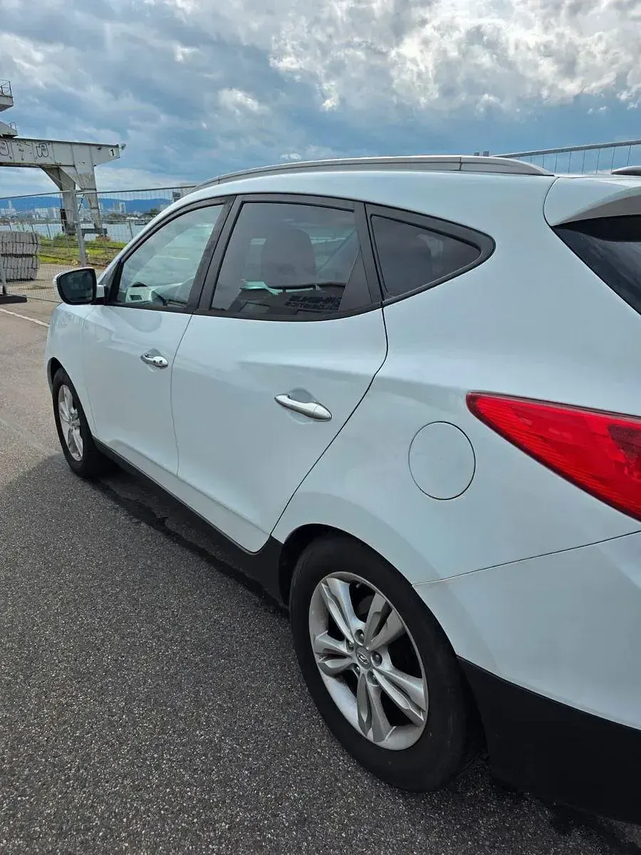 Gebraucht Hyundai ix35 Premium 184 PS (135 kW) 2011 Weiß SUV