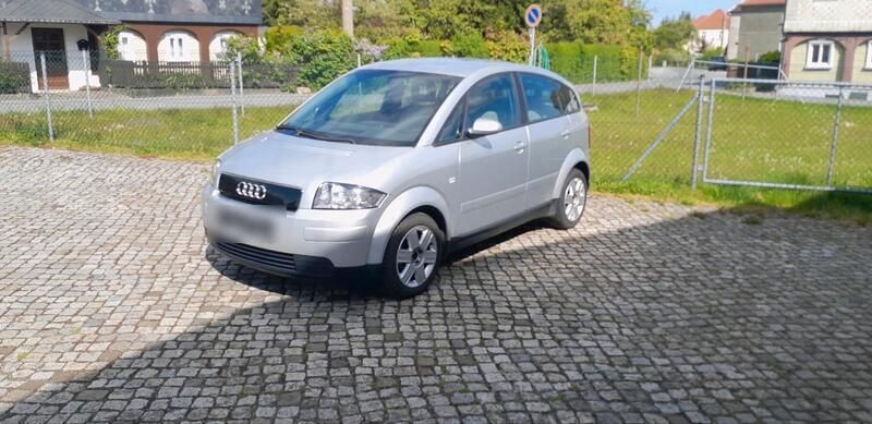 Silber Gebraucht 2002 Audi A2 Kleinwagen | 3.650 € (Fairer Preis) - Bild 1/4