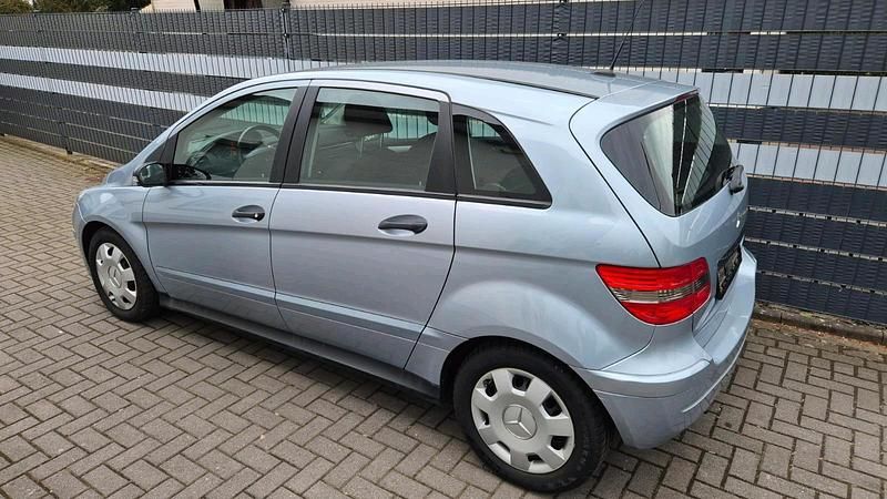 Gebraucht Mercedes B180 109 PS (80 kW) 2005 Blau Van / Kleinbus