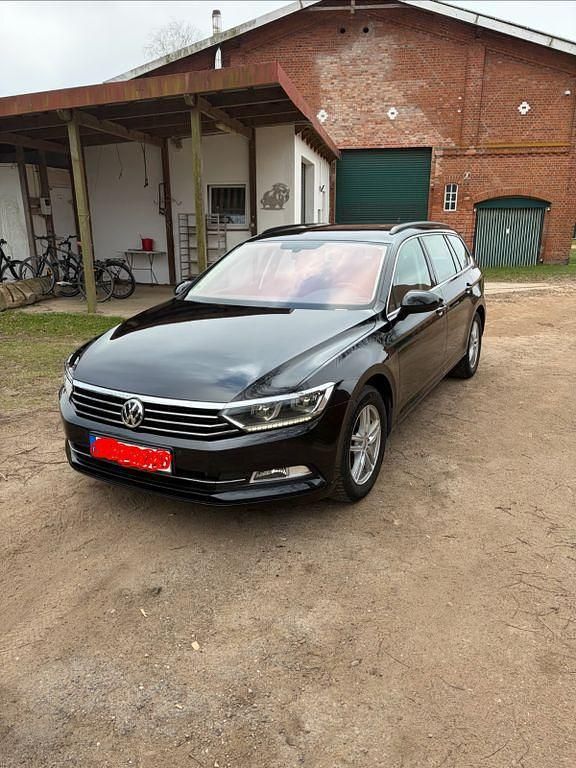 Gebraucht VW Passat Highline 150 PS (110 kW) 2017 Schwarz Kombi