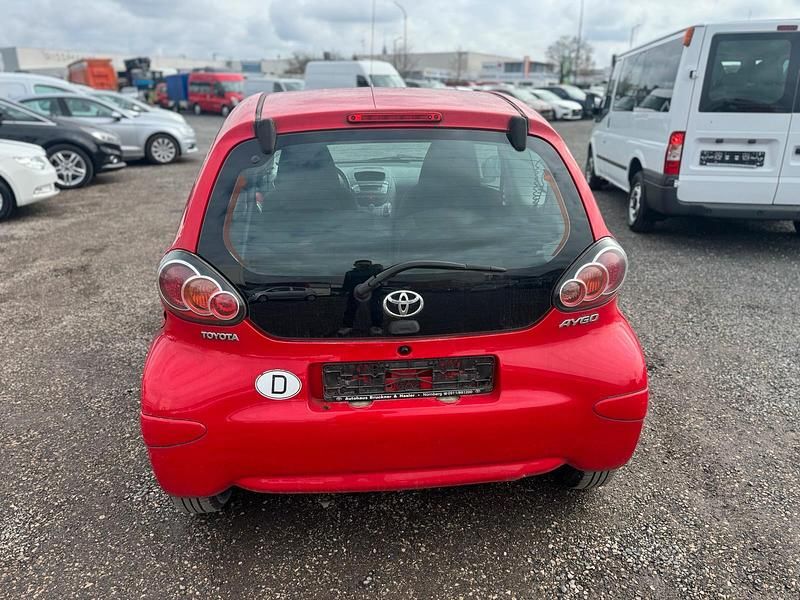 Gebraucht Toyota Aygo 68 PS (50 kW) 2010 Rot Kleinwagen