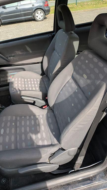 Gebraucht VW Lupo Basis 50 PS (36 kW) 2004 Schwarz Kleinwagen