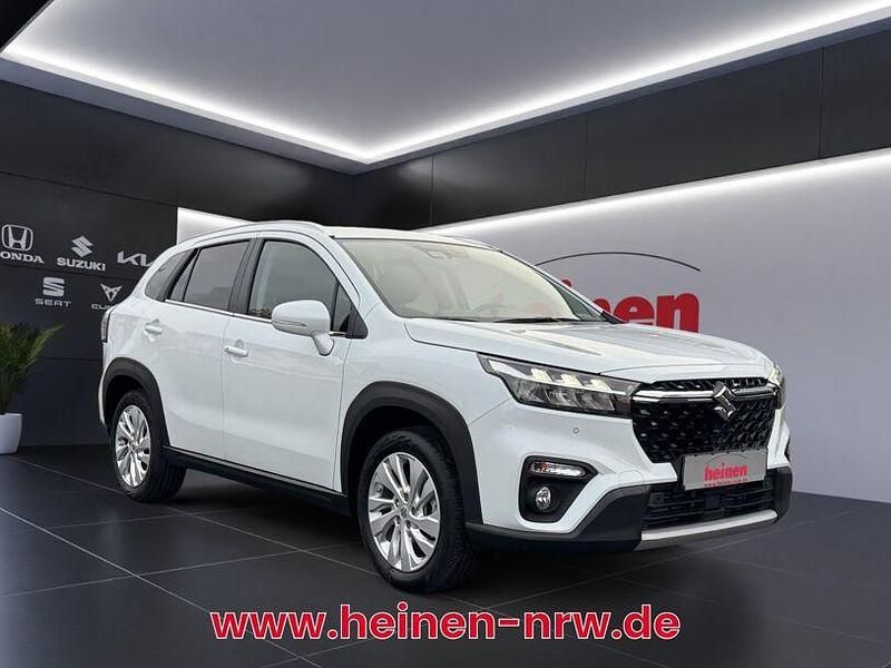 Gebraucht Suzuki SX4 S-Cross Comfort 129 PS (94 kW) 2024 Cool white SUV