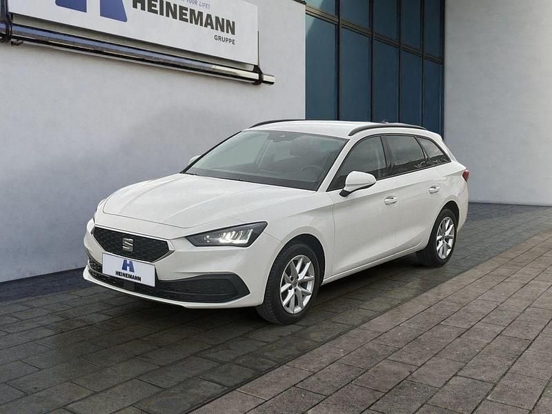 'candy' weiss Gebraucht 2024 Seat Leon ST Style Kombi | 19.950 € (Guter Preis) - Bild 1/4