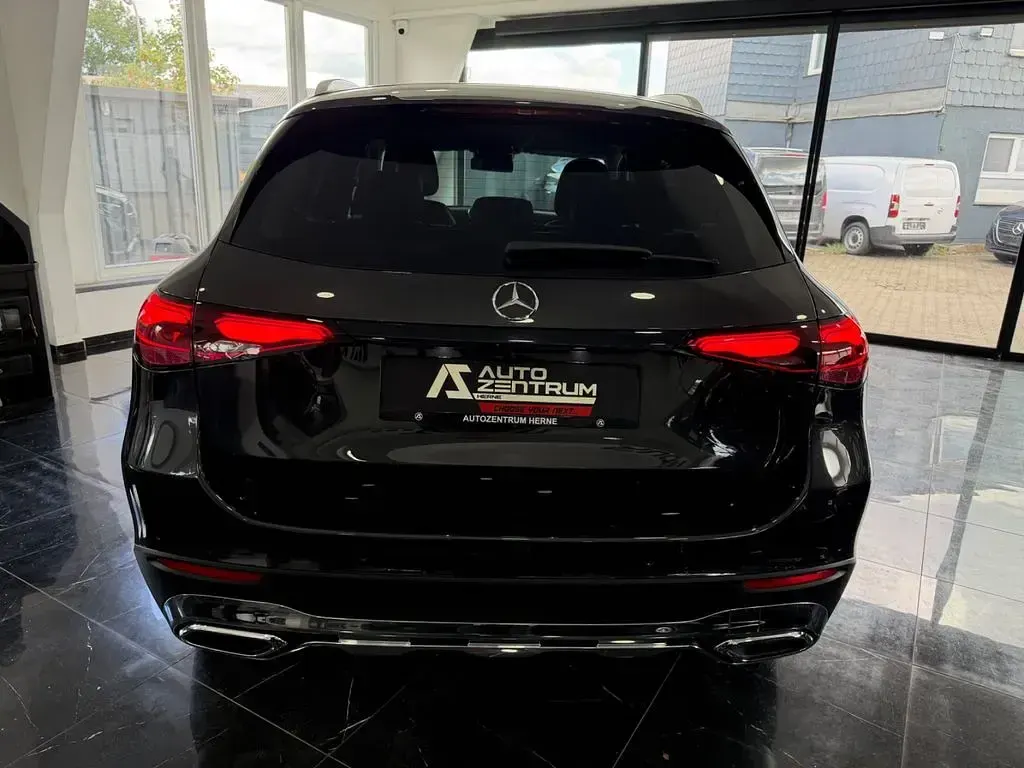 Gebraucht Mercedes GLC200 Avantgarde 227 PS (166 kW) 2024 Grau SUV