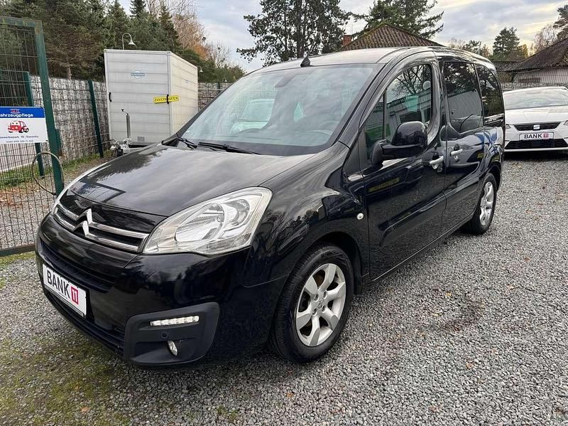 Gebraucht Citroën Berlingo SELECTION 120 PS (88 kW) 2018 Lack onyx schwarz Van / Kleinbus