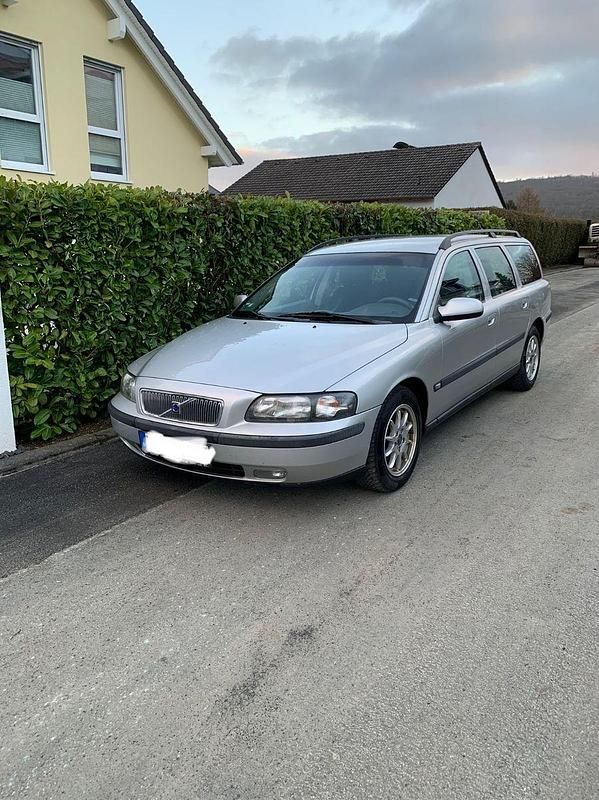 Silber Gebraucht 2001 Volvo V70 Comfort Kombi | 1.500 € (Superpreis) - Bild 1/4