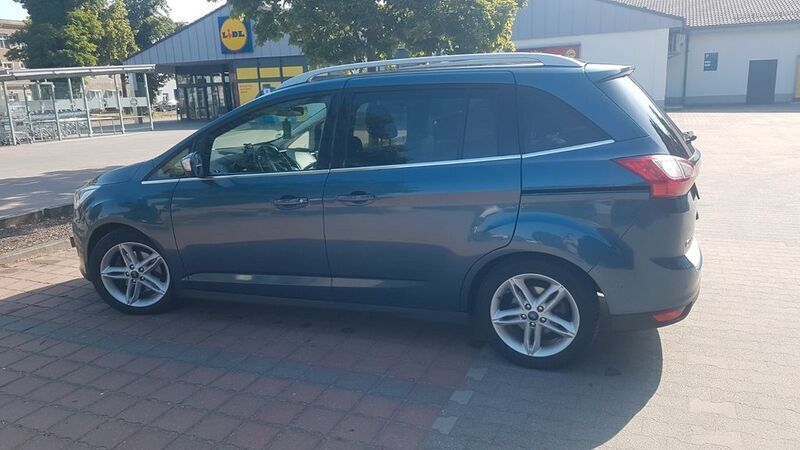 Blau Gebraucht 2019 Ford Grand C-Max Ambiente Van / Kleinbus | 17.000 € (Teuer) - Bild 1/2