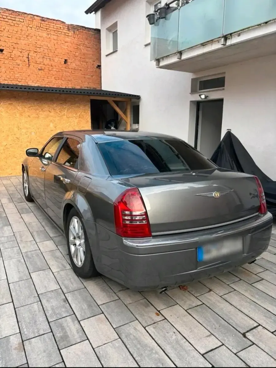 Usado Chrysler 300C 218 CV (160 kW) 2006 Plateado Berlina