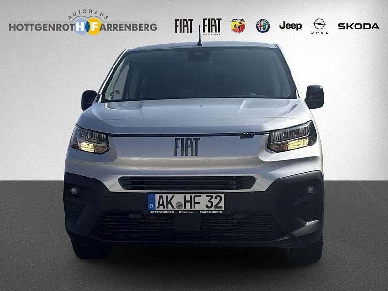 Gebraucht Fiat Doblò 131 PS (96 kW) 2025 Grau Van / Kleinbus
