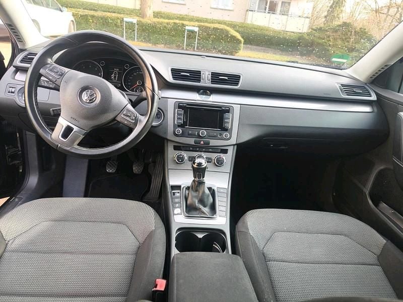 Gebraucht VW Passat 160 PS (117 kW) 2014 Schwarz Limousine