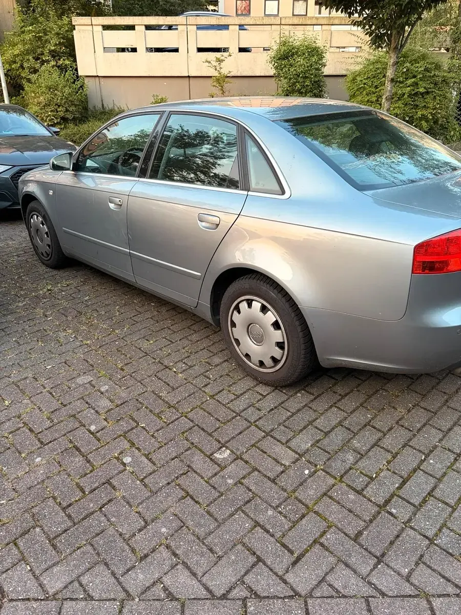 Gebraucht Audi A4 101 PS (74 kW) 2008 Silber Limousine
