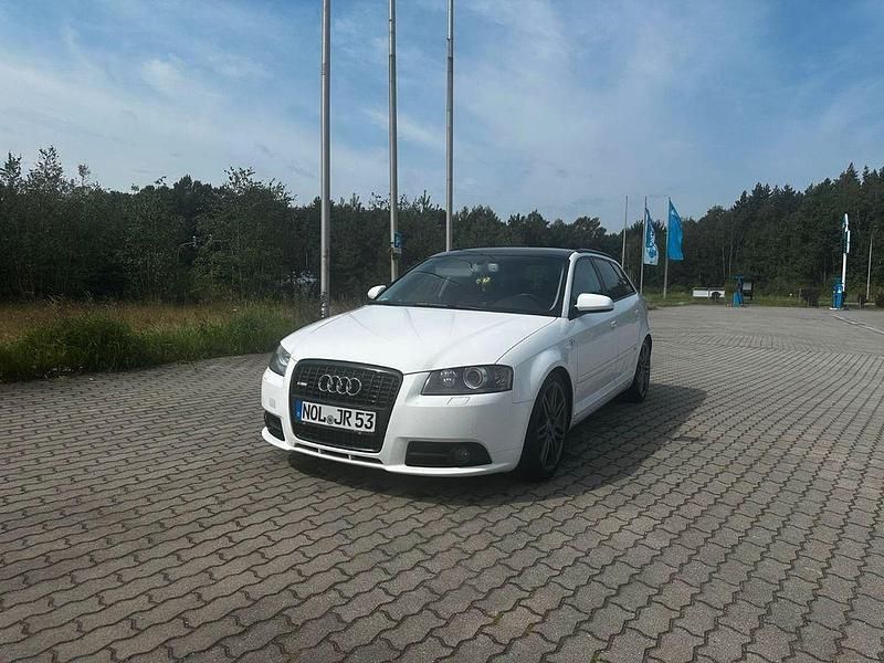 Weiß Gebraucht 2008 Audi A3 Sportback S-Line Limousine | 3.500 € (Guter Preis) - Bild 1/4