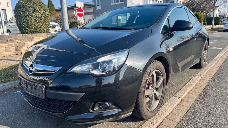 Gebraucht Opel Astra GTC 140 PS (102 kW) 2014 Schwarz Limousine