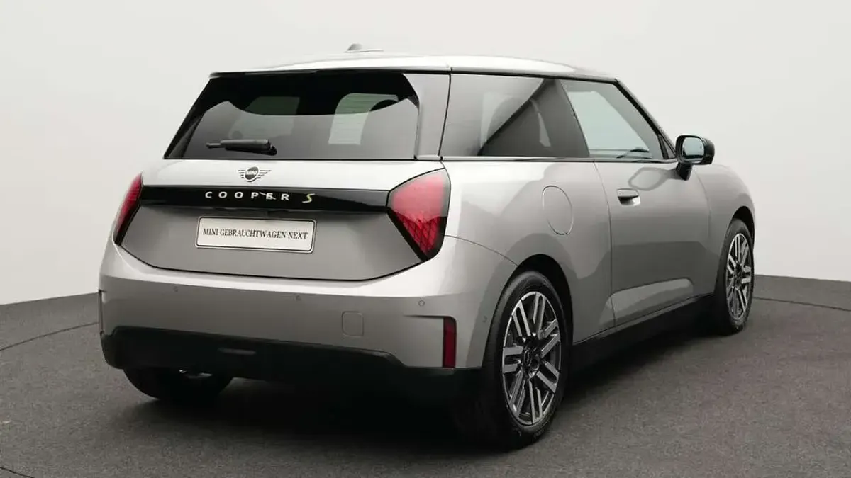Gebraucht Mini Cooper SE Classic 160 kW (218 PS) 2025 Grau Kleinwagen