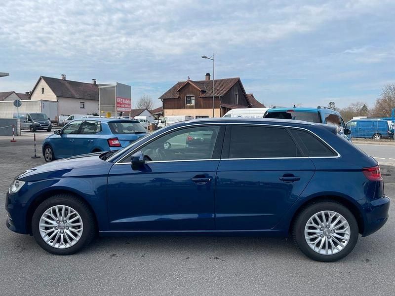 Gebraucht Audi A3 Ambiente 110 PS (80 kW) 2015 Blau Limousine