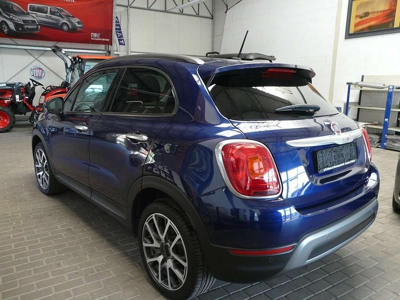 Gebraucht Fiat 500X Cross Plus 140 PS (102 kW) 2015 Colore esterno (venezia blau) SUV