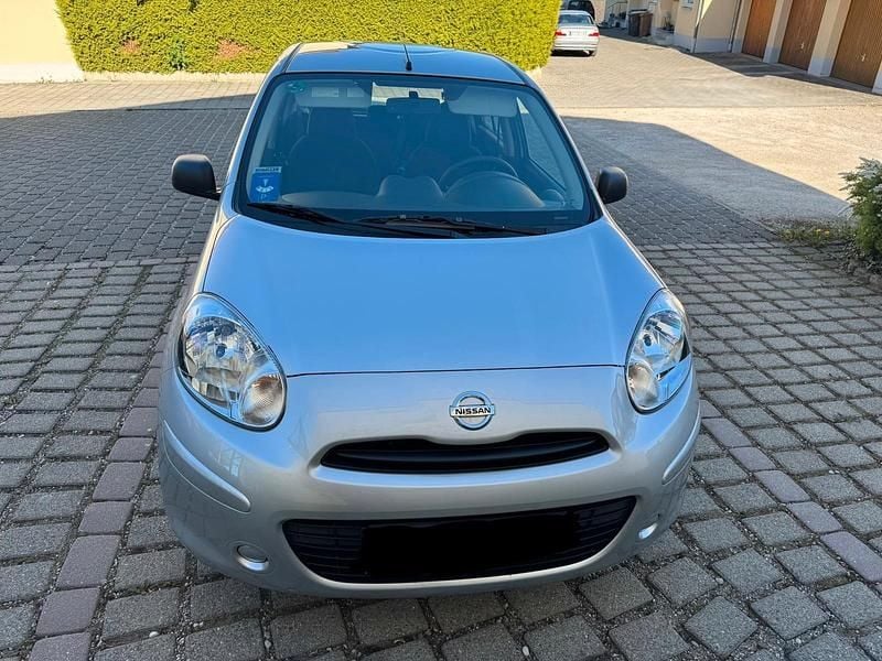Gebraucht Nissan Micra 80 PS (58 kW) 2012 Silber Kleinwagen