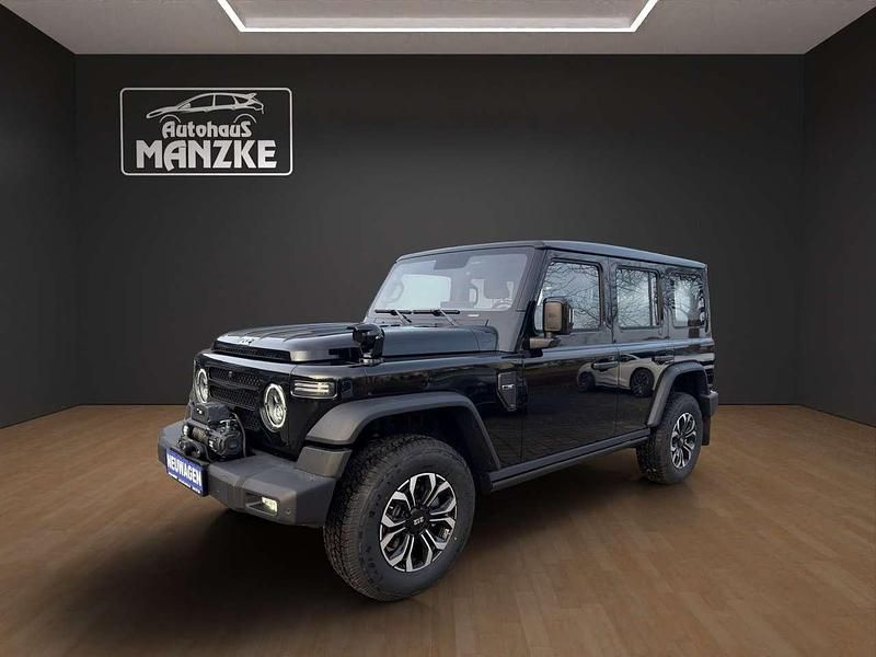 Neu BAW 212 166 PS (122 kW) 2026 Schwarz SUV