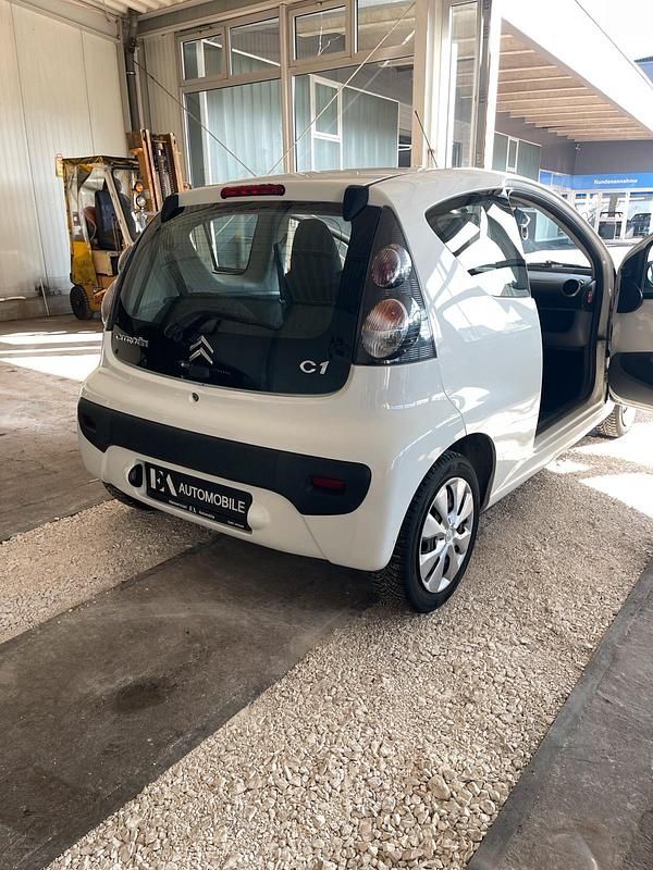 Gebraucht Citroën C1 68 PS (50 kW) 2011 Weiß Kleinwagen