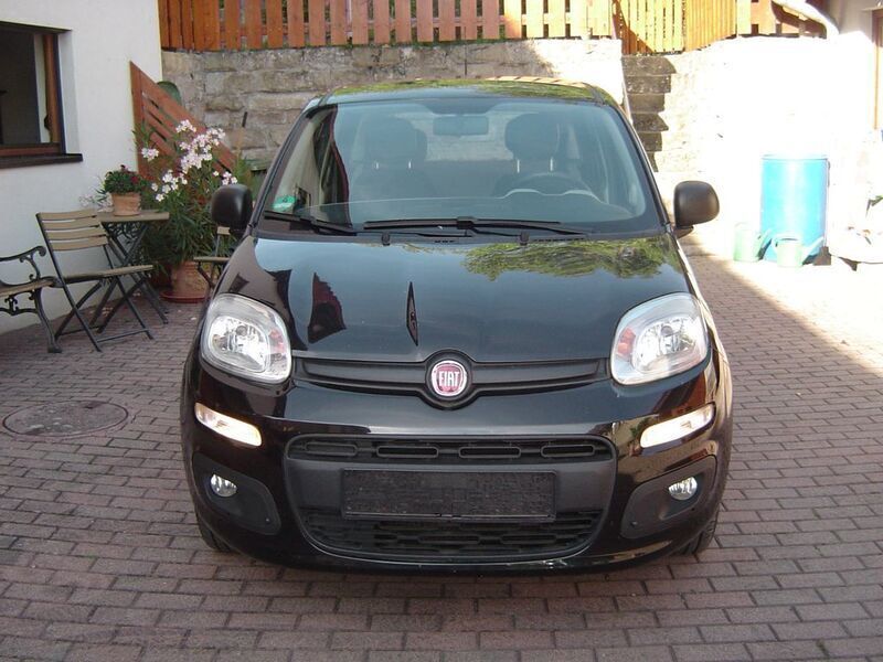 Cinema schwarz Gebraucht 2016 Fiat Panda Easy Kleinwagen | 6.700 € (Fairer Preis) - Bild 1/4