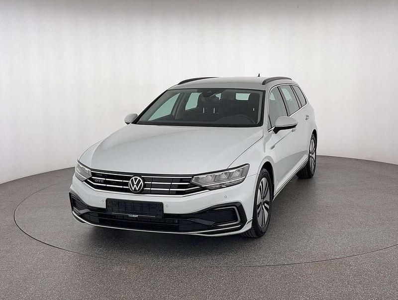 Weiß Gebraucht 2022 VW Passat GTE Kombi | 22.470 € (Fairer Preis) - Bild 1/4
