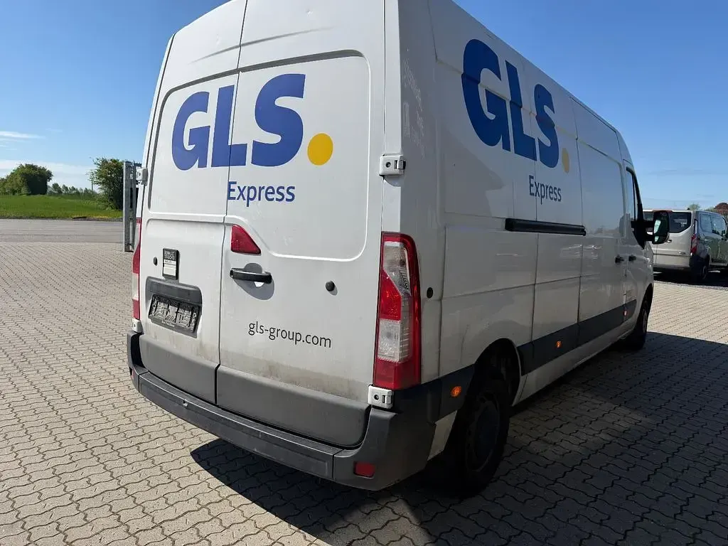 Usado Renault Master 150 CV (110 kW) 2023 Blanco Monovolumen