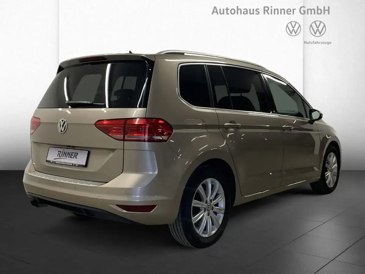 Gebraucht VW Touran Highline 150 PS (110 kW) 2017 Beige Van / Kleinbus