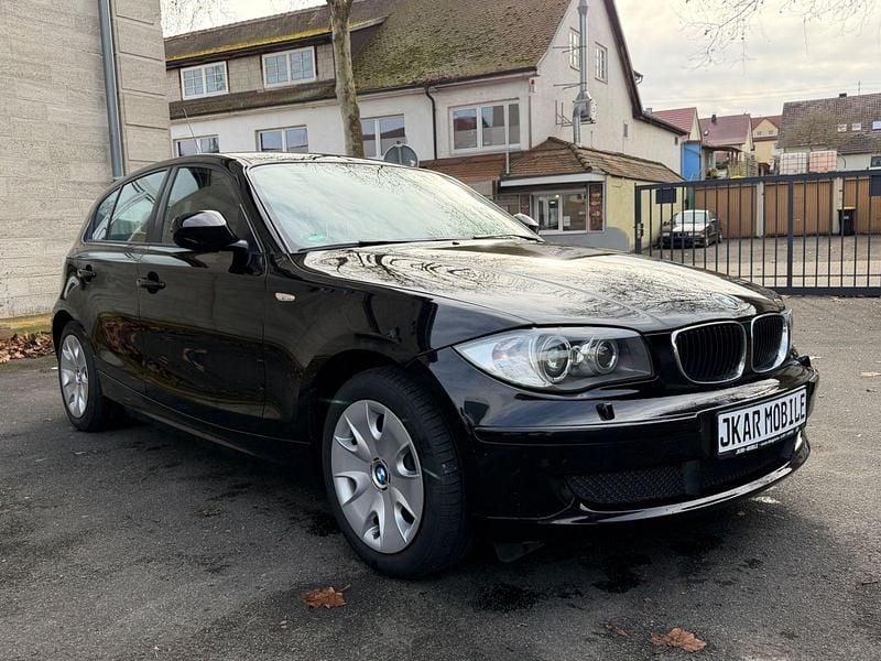 Gebraucht BMW 118 Efficient Dynamics 143 PS (105 kW) 2011 Schwarz Kleinwagen