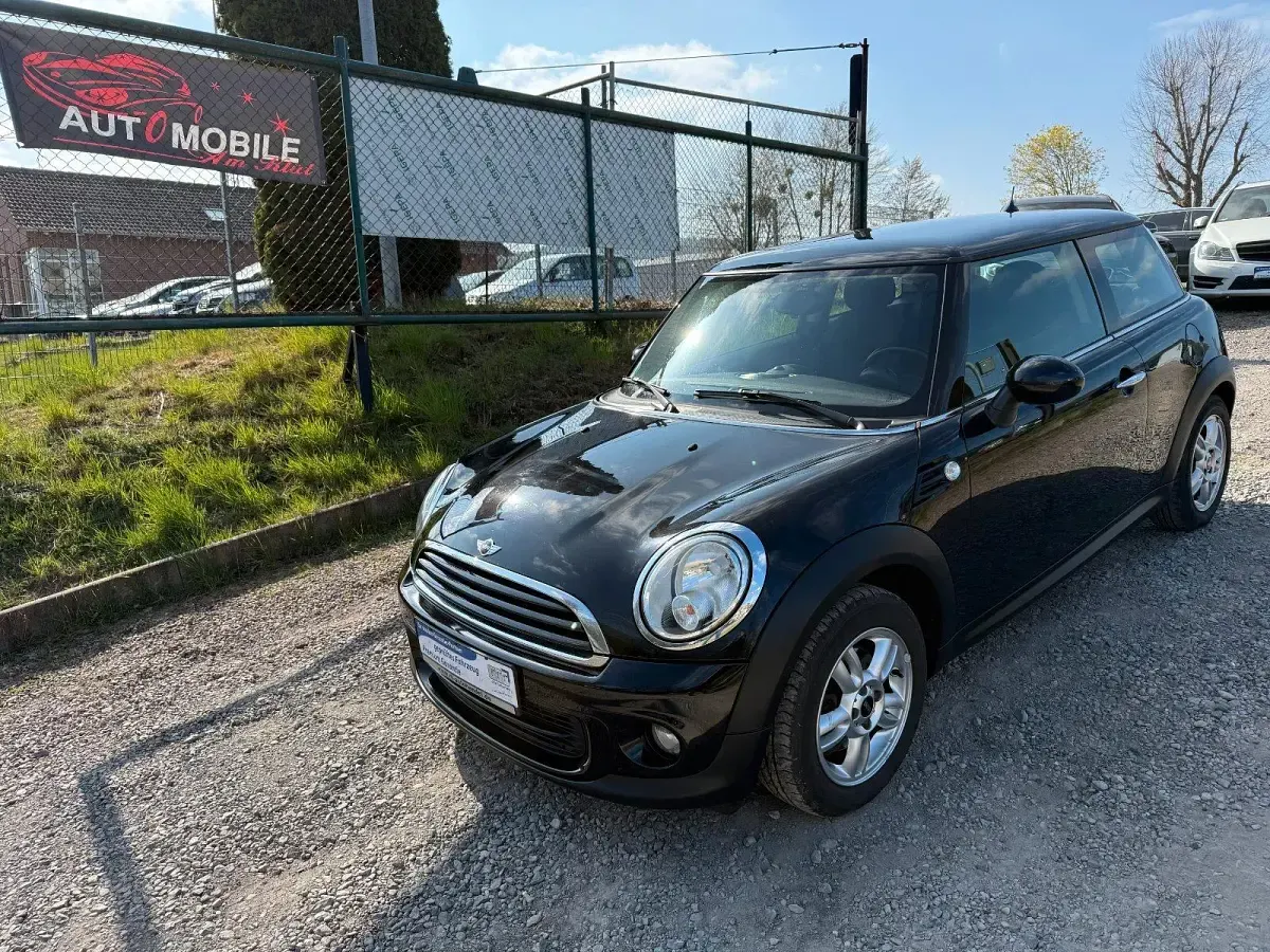 Begagnad Mini ONE 75 HK (55 kW) 2013 Svart Halvkombi
