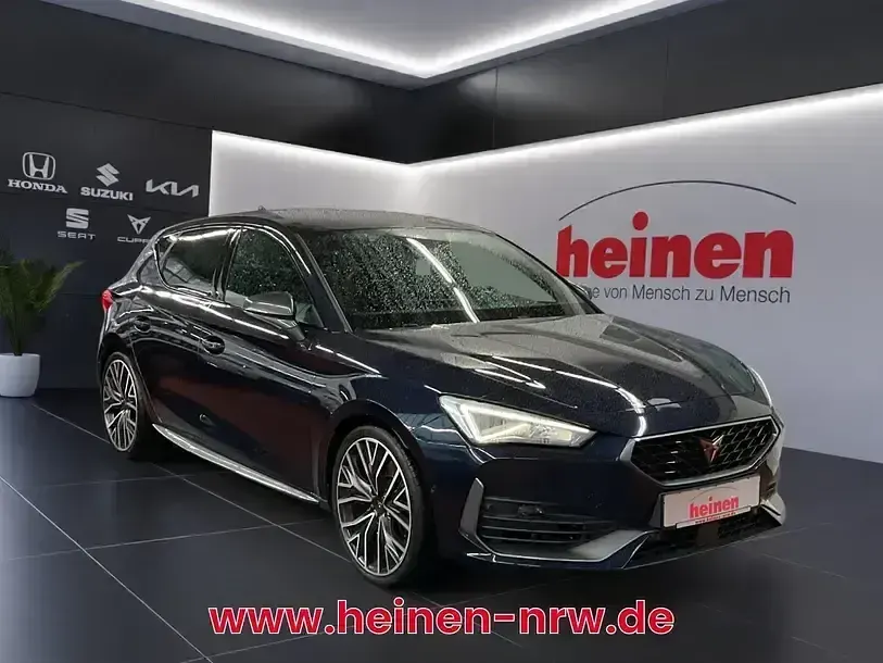 Używany Cupra Leon VZ 300 KM (220 kW) 2022 Niebieski Sedan/Limuzyna