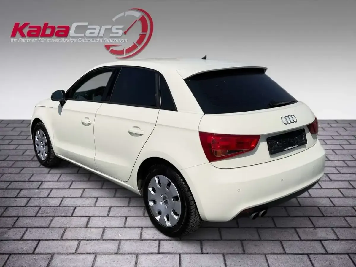 Gebraucht Audi A1 Sportback Attraction 122 PS (89 kW) 2013 Amalfiweiss Kleinwagen