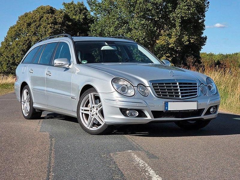 Silber Gebraucht 2008 Mercedes E350 Kombi | 8.900 € (Fairer Preis) - Bild 1/4