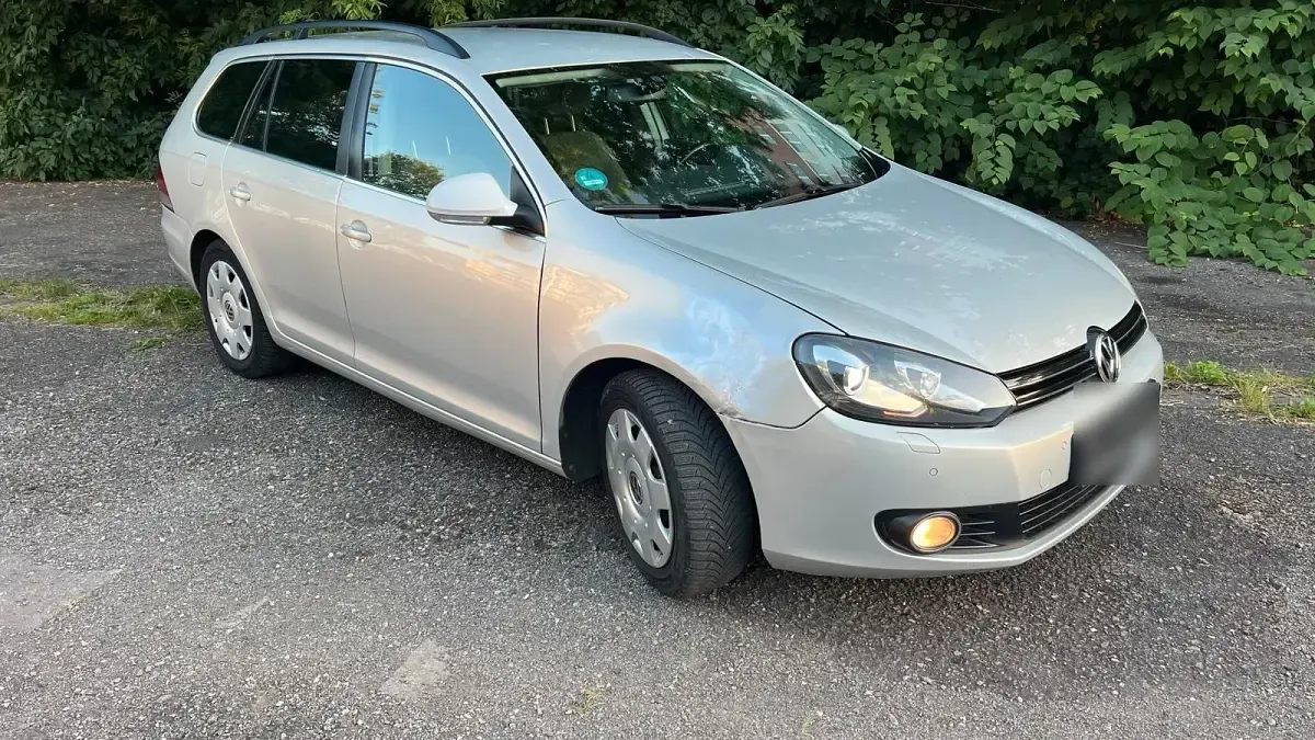 Gebraucht VW Golf VI 122 PS (89 kW) 2010 Grau Kleinwagen
