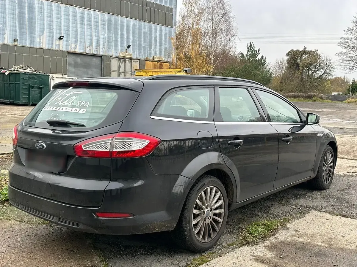 Second-hand Ford Mondeo 140 CP (102 kW) 2013 Negru Break