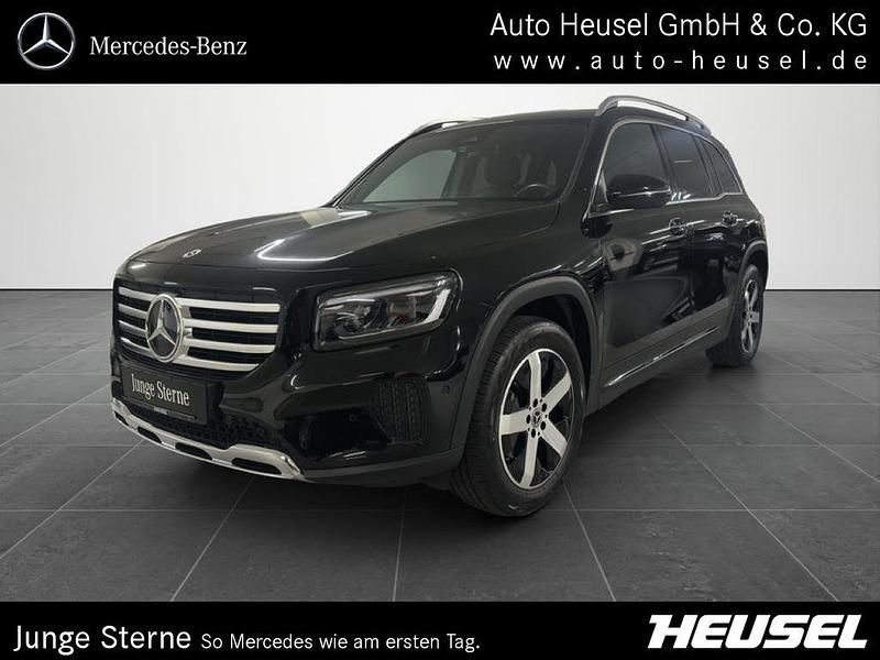 Metalliclack kosmosschwarz (metallic) Gebraucht 2024 Mercedes GLB200 Progressive SUV | 37.900 € (Fairer Preis) - Bild 1/4