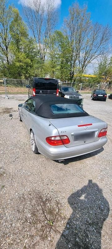 Second-hand Mercedes CLK220 2000 Argintiu Cabrio