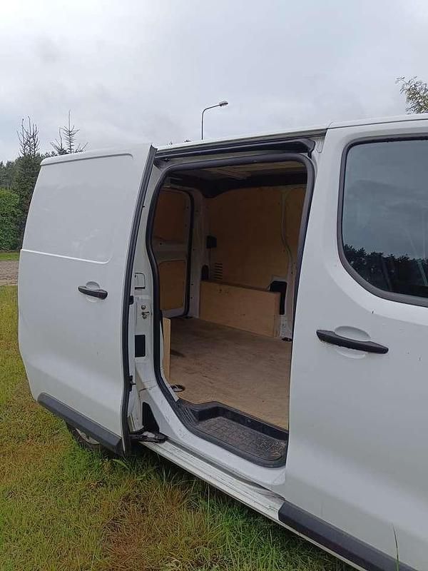 Gebraucht Opel Vivaro Selection 102 PS (75 kW) 2021 Weiß Van / Kleinbus