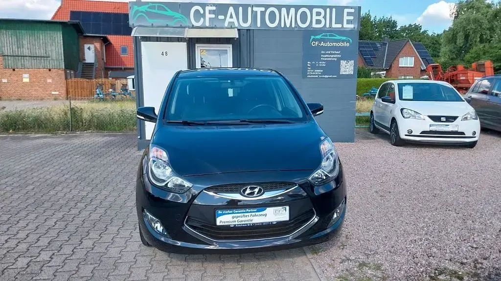 Gebraucht Hyundai ix20 Edition 90 PS (66 kW) 2015 Schwarz Kleinwagen