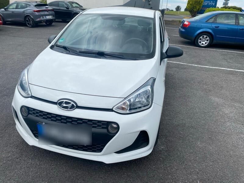 Weiß Gebraucht 2017 Hyundai i10 Kleinwagen | 7.790 € (Fairer Preis) - Bild 1/4