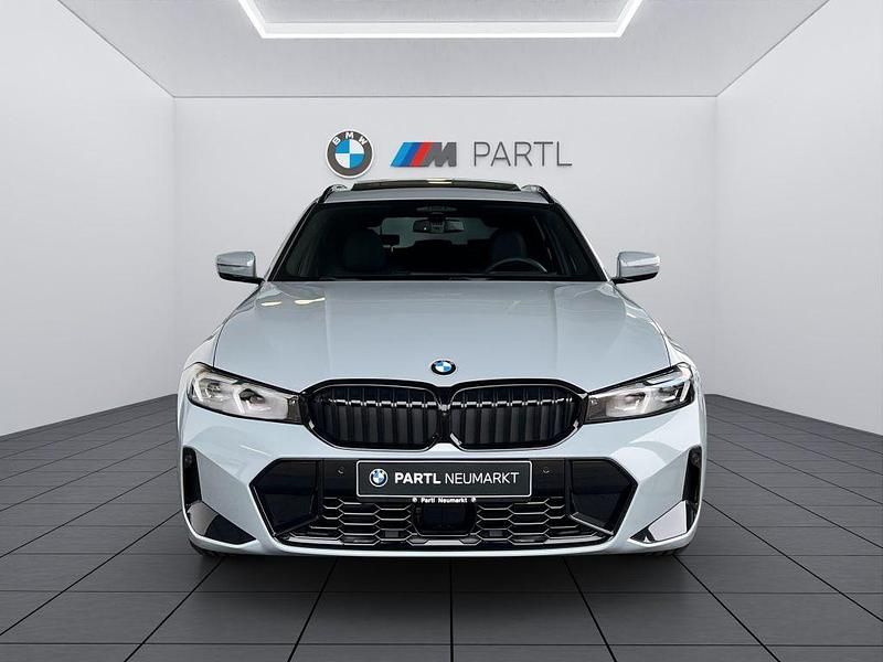 Neu BMW 330 Performance 286 PS (210 kW) 2025 Grau Kombi
