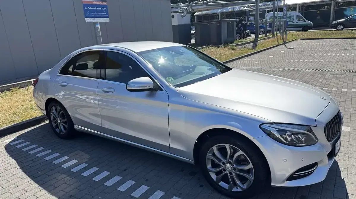 Gebraucht Mercedes C180 156 PS (114 kW) 2015 Grau Limousine