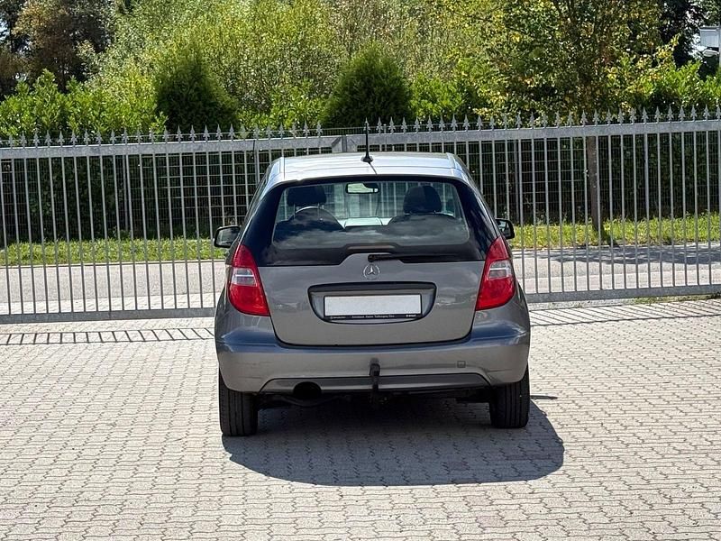Gebraucht Mercedes A160 95 PS (69 kW) 2010 Grau Kleinwagen