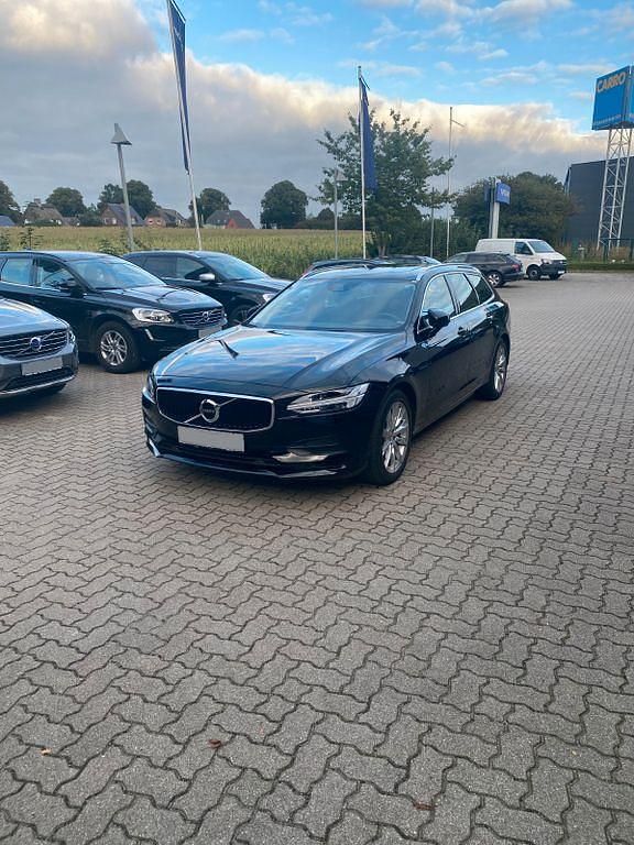 Gebraucht Volvo V90 Momentum 235 PS (172 kW) 2018 Schwarz Kombi