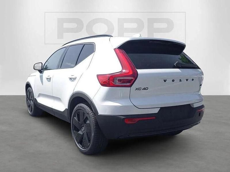 Gebraucht Volvo XC40 Plus 163 PS (119 kW) 2025 Crystal white SUV