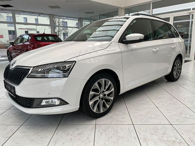 Weiß Gebraucht 2022 Skoda Fabia Best of Kombi | 15.890 € (Fairer Preis) - Bild 1/4