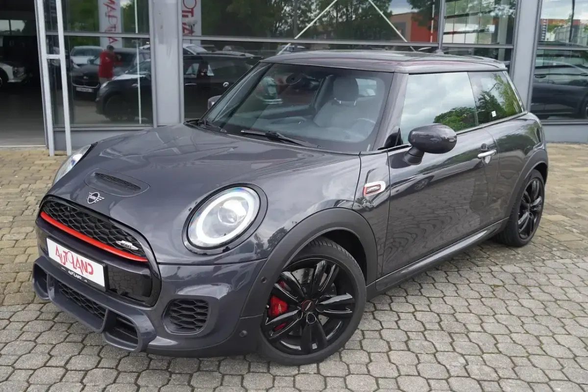 Gebraucht Mini John Cooper Works 231 PS (169 kW) 2019 Schwarz Kleinwagen