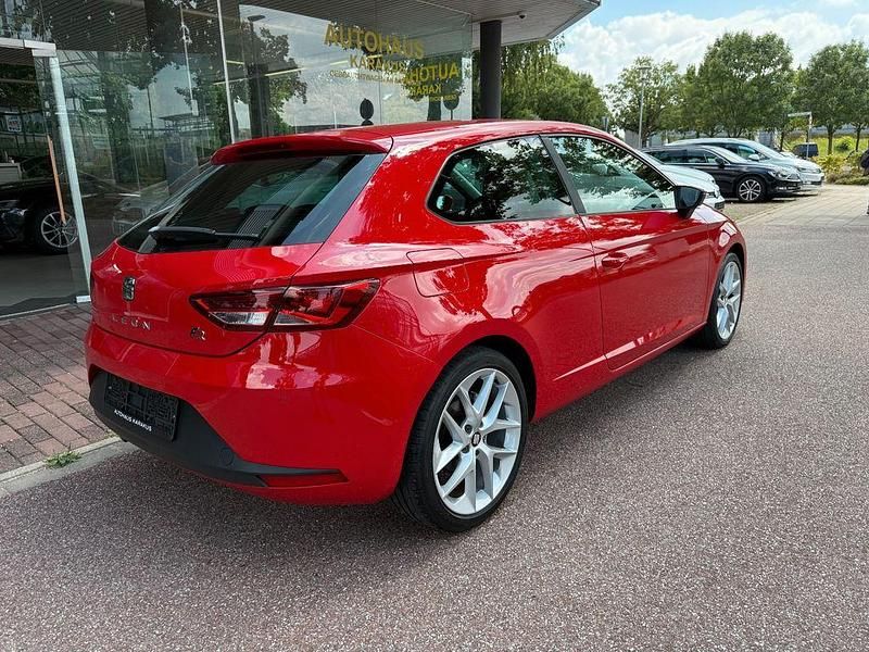 Używany Seat Leon SC FR 150 KM (110 kW) 2015 Czerwony Hatchback