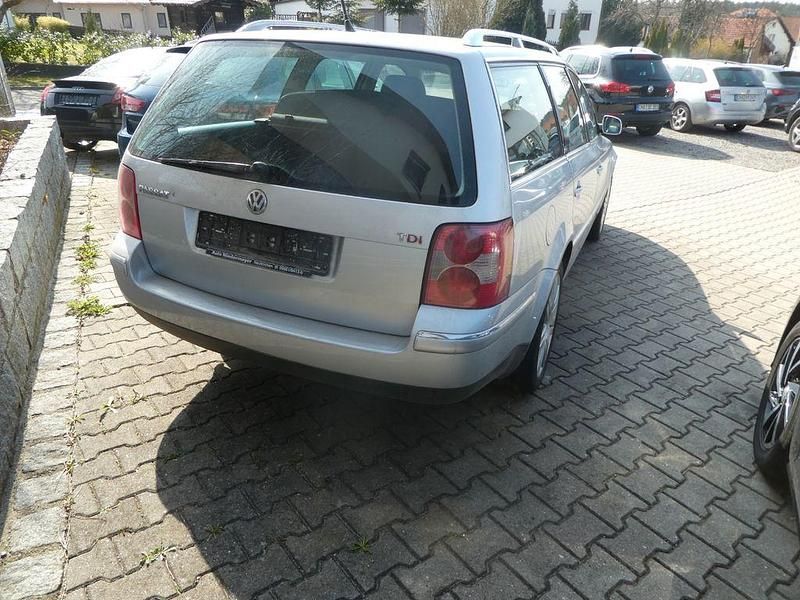 Gebraucht VW Passat Highline 131 PS (96 kW) 2003 Silber Kombi