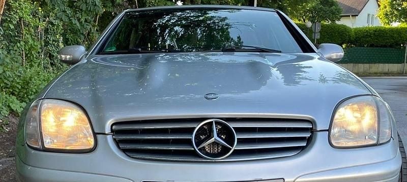 Gebraucht Mercedes SLK230 197 PS (144 kW) 2001 Silber Cabrio